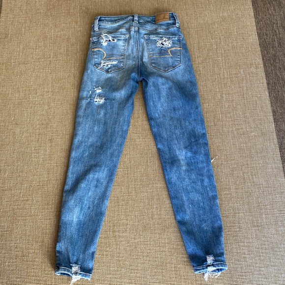 AE Next Level Stretch Distressed Jeans - Picture 2 of 6